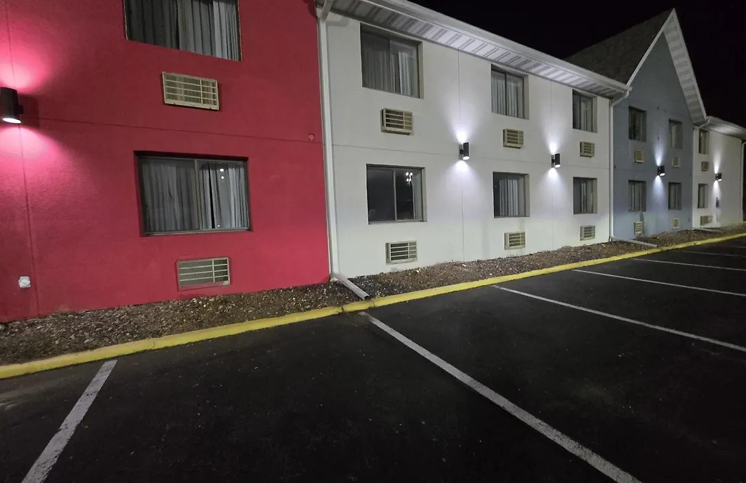 Ramada By Wyndham Effingham-1