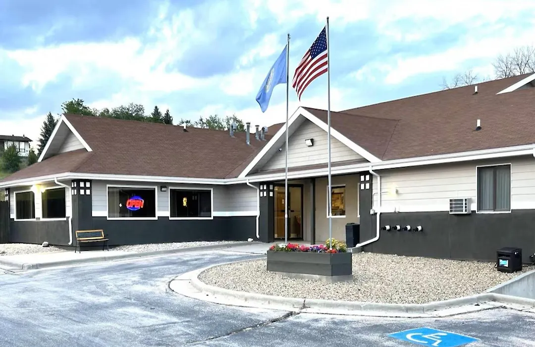 Super 8 By Wyndham Hot Springs-1