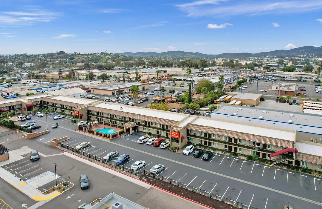 Econo Lodge Inn & Suites Escondido Downtown-1