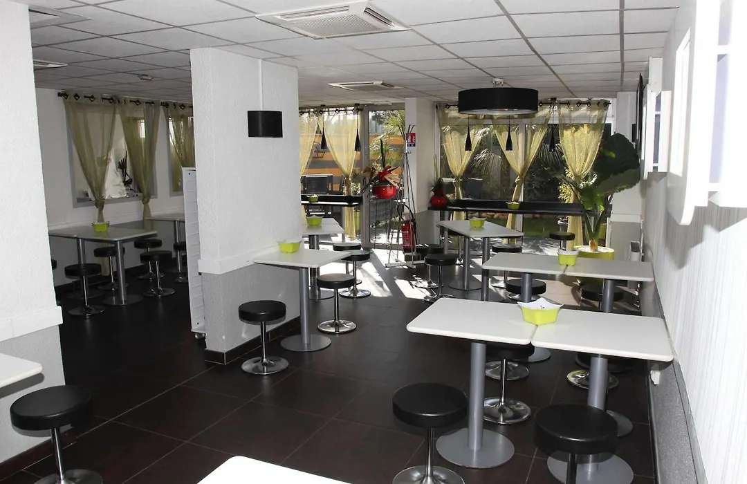 Hotel Ibis Budget Nice Palais Nikaia-1