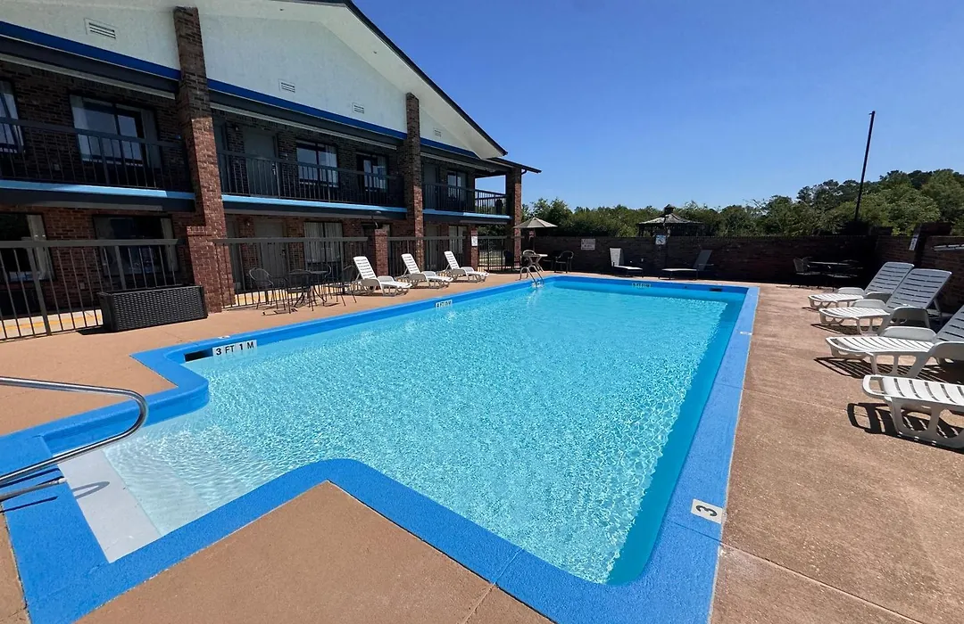 Days Inn By Wyndham Clanton Al-1