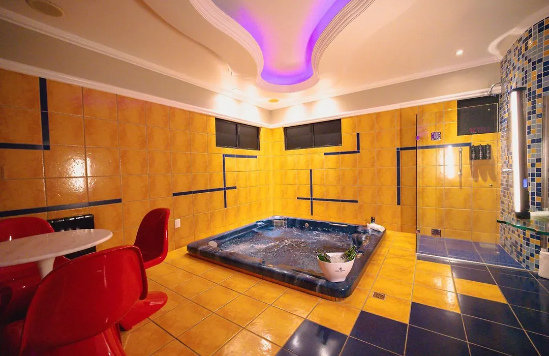 Monn Cherry Motel-1