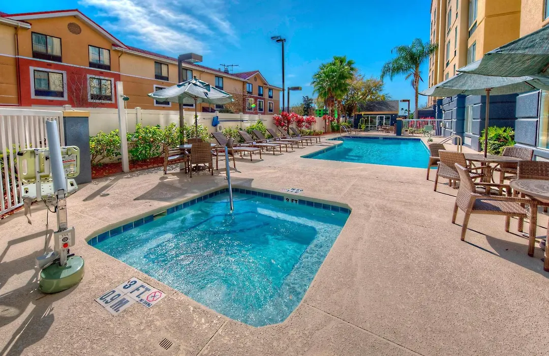 Fairfield Inn And Suites By Marriott Orlando Near Universal Orlando-1