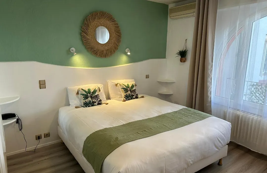 Hotel Chiffre-1