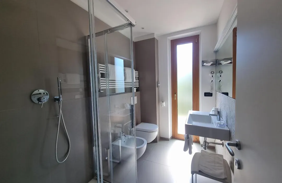 Albergo Suisse Bellevue-1
