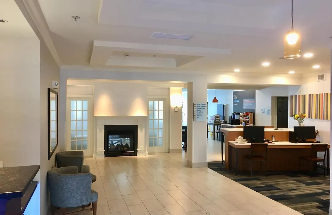 Holiday Inn Express & Suites Bethlehem Airport-Allentown Area-1