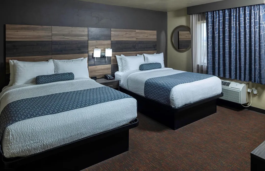Hotel J Green Bay-1