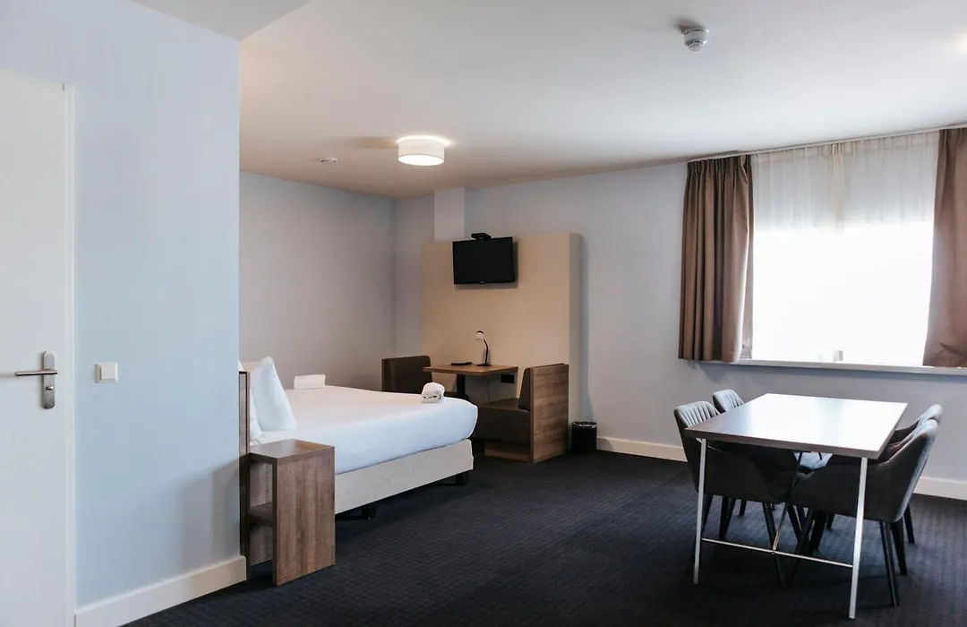 Rotterdam Teleport Hotel-1