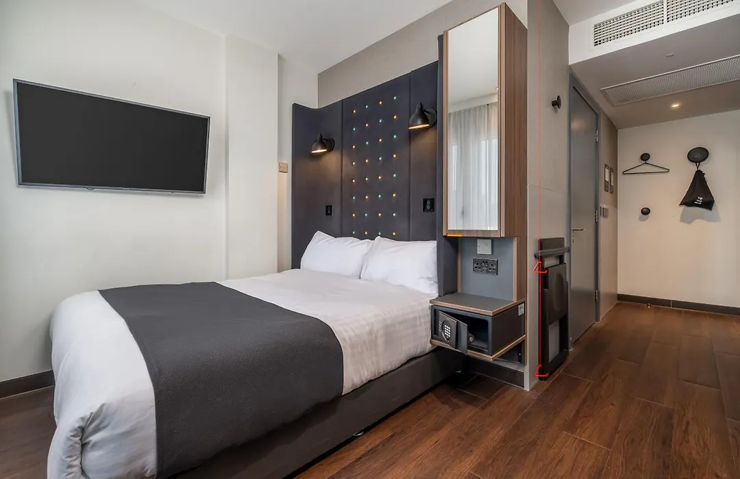 Point A Hotel Edinburgh Haymarket-1
