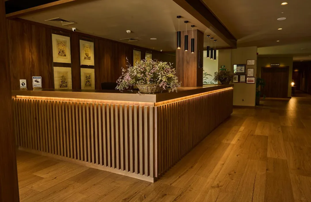 Gran Hotel Balneario De Puente Viesgo-1