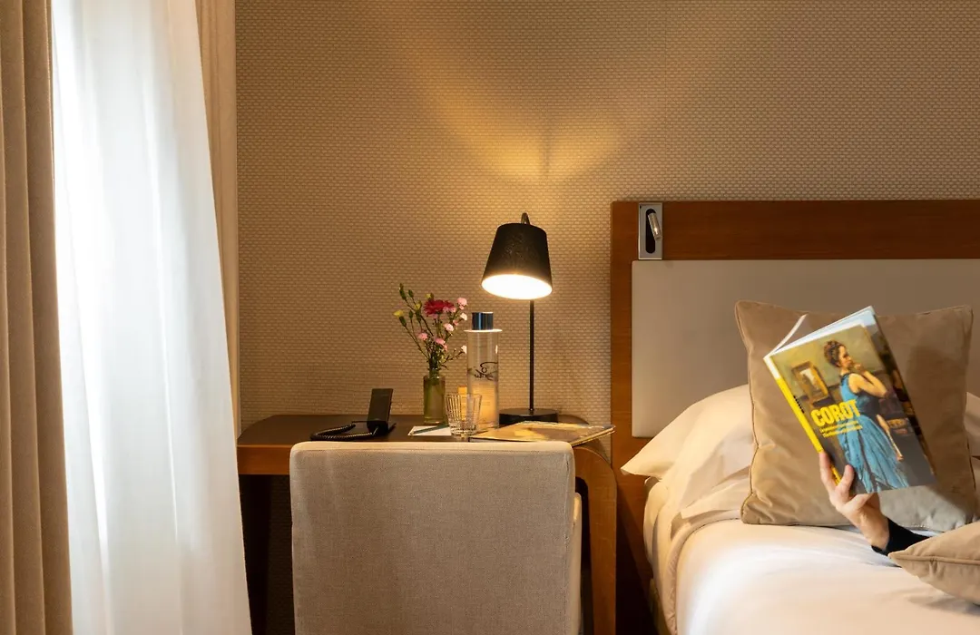 Hotel Le Six-1