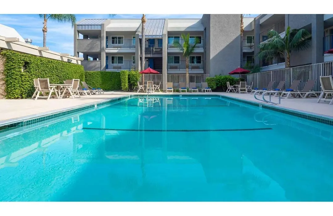 Motel 6-Anaheim, Ca - Maingate-1