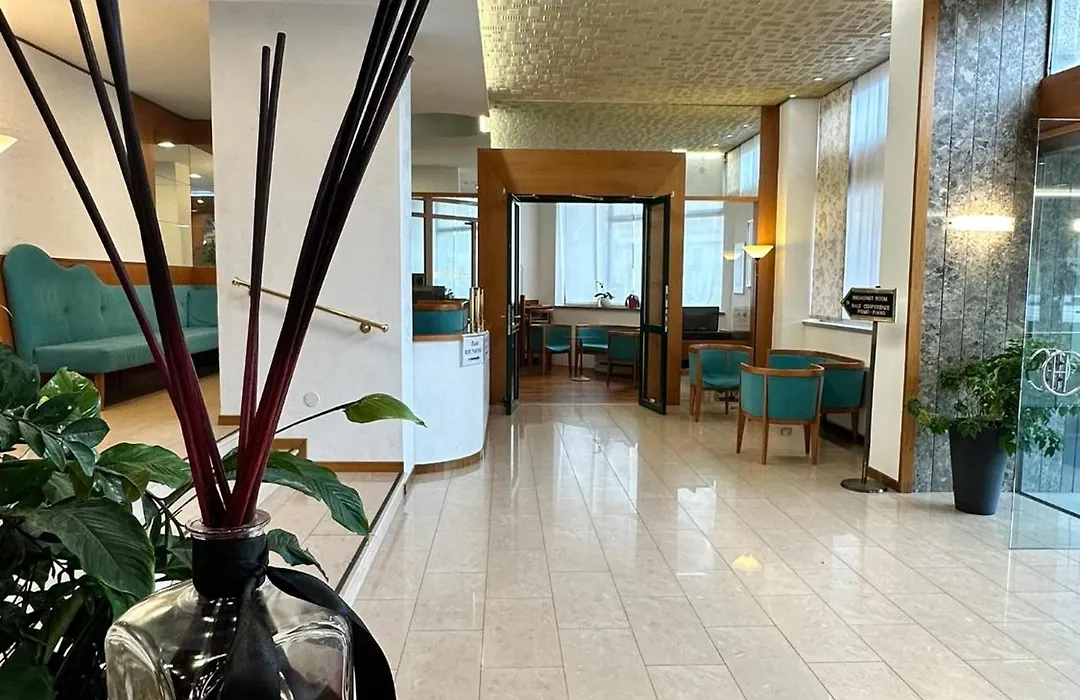 Hotel Cristallo-1