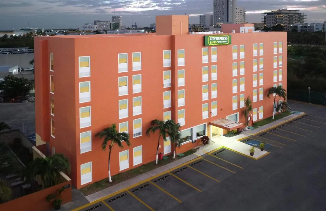 City Express Junior By Marriott Cancun-1