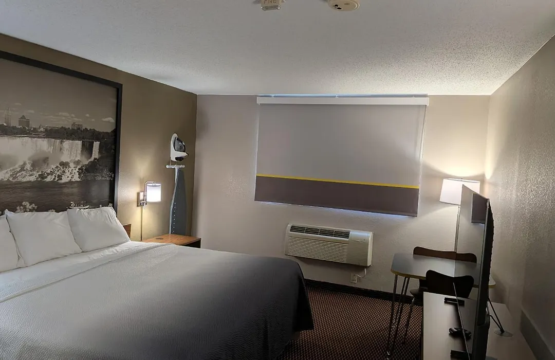 Super 8 By Wyndham Niagara Falls-1