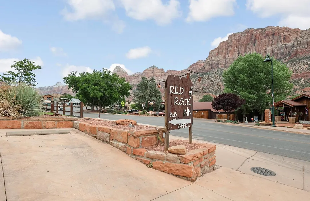 Red Rock Inn Cottages-1