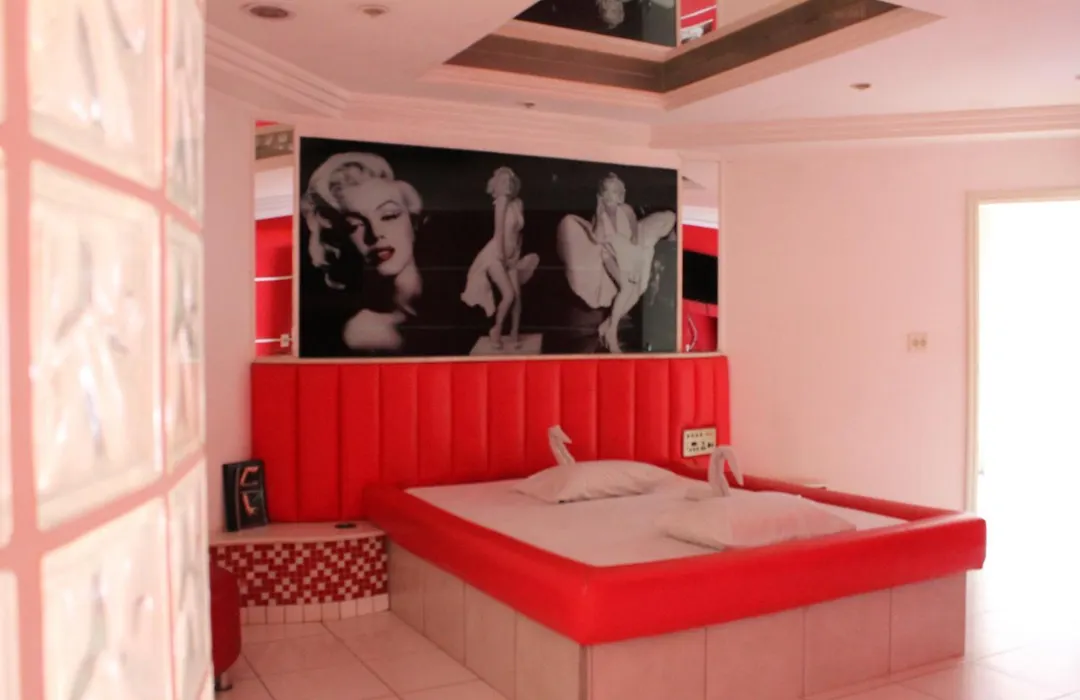 Flamboyant Hotel (Adults Only)-1