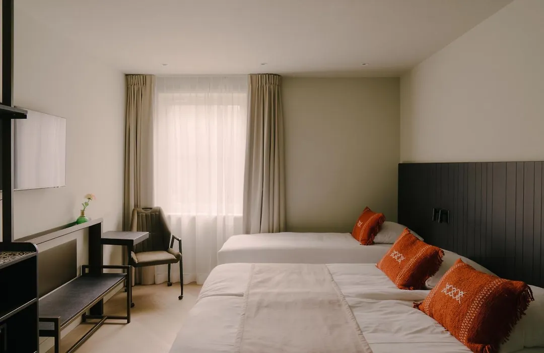 Hotel Herbergh Amsterdam Airport-1