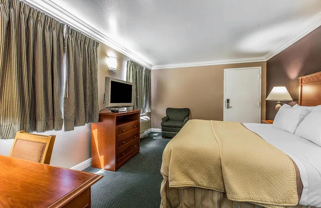 Rodeway Inn Ventura Midtown-1