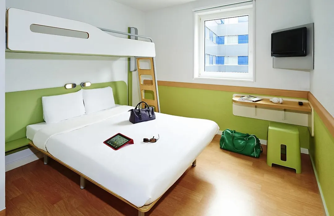 Ibis Budget Hyères-1