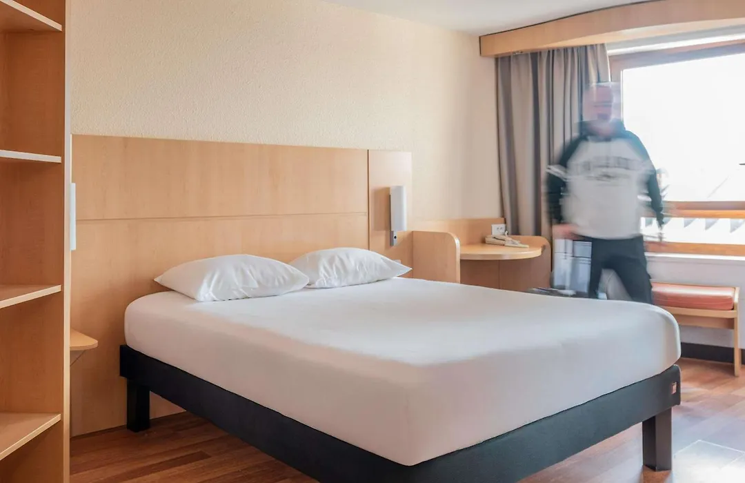 Ibis Nantes Centre Tour Bretagne-1