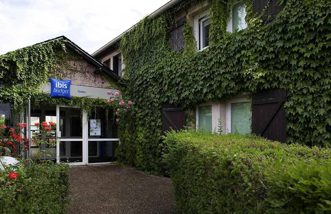 Ibis Budget Tarbes-1