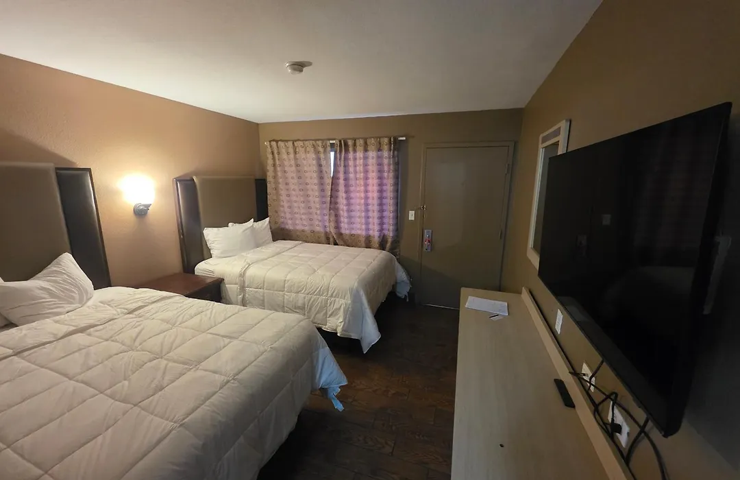 Econo Lodge Inn & Suites Yuma-1