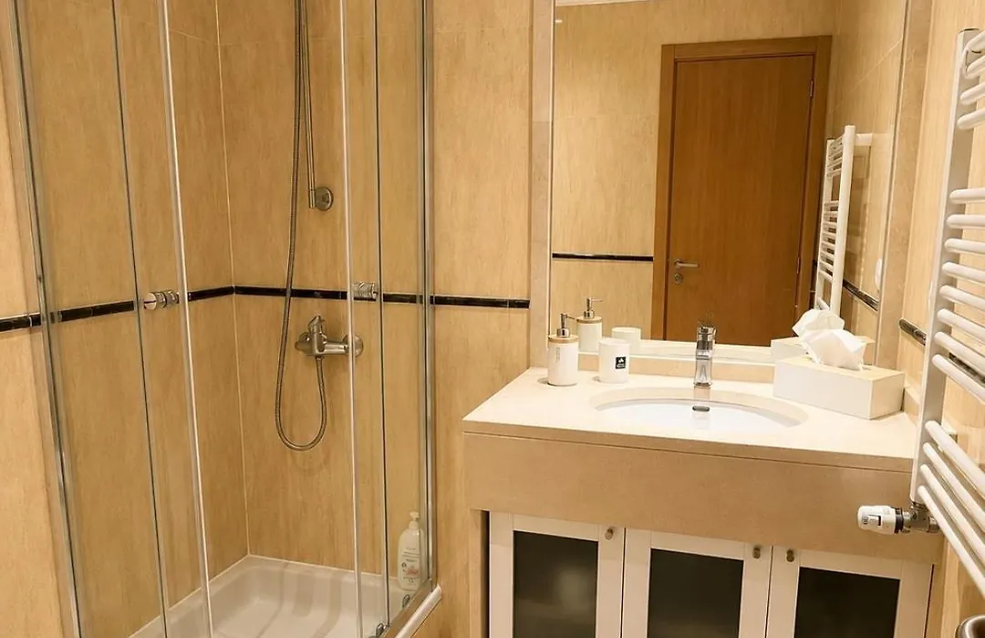 Cosy Room With Bathroom And Private Access-1