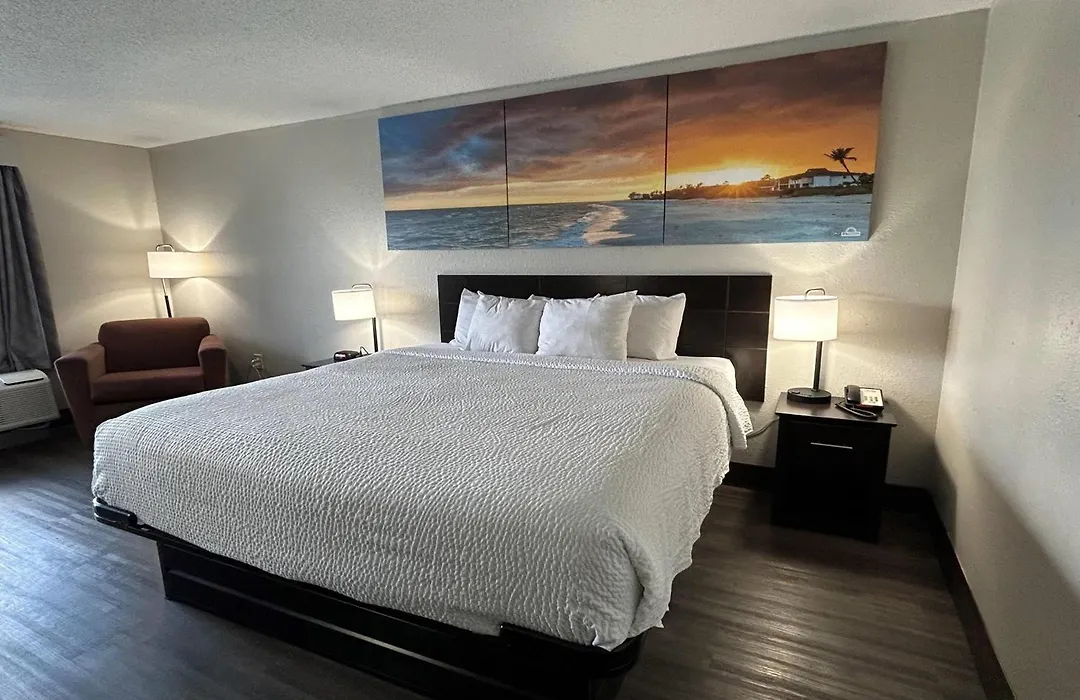 Days Inn By Wyndham Savannah Airport-1