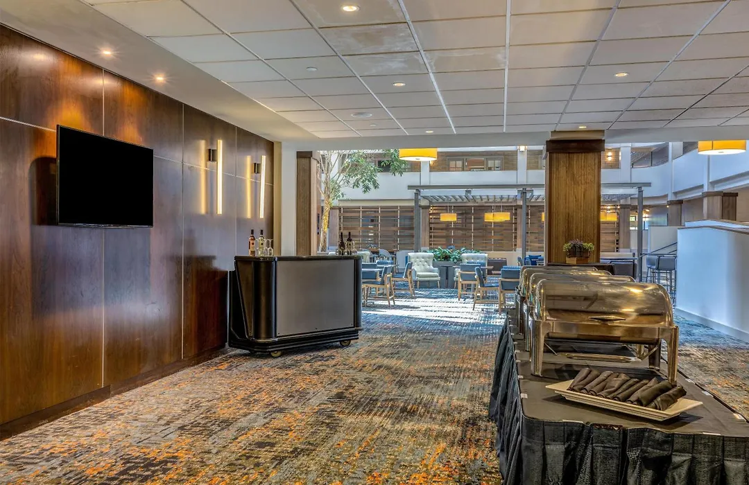 Embassy Suites By Hilton Minneapolis Bloomington Edina-1