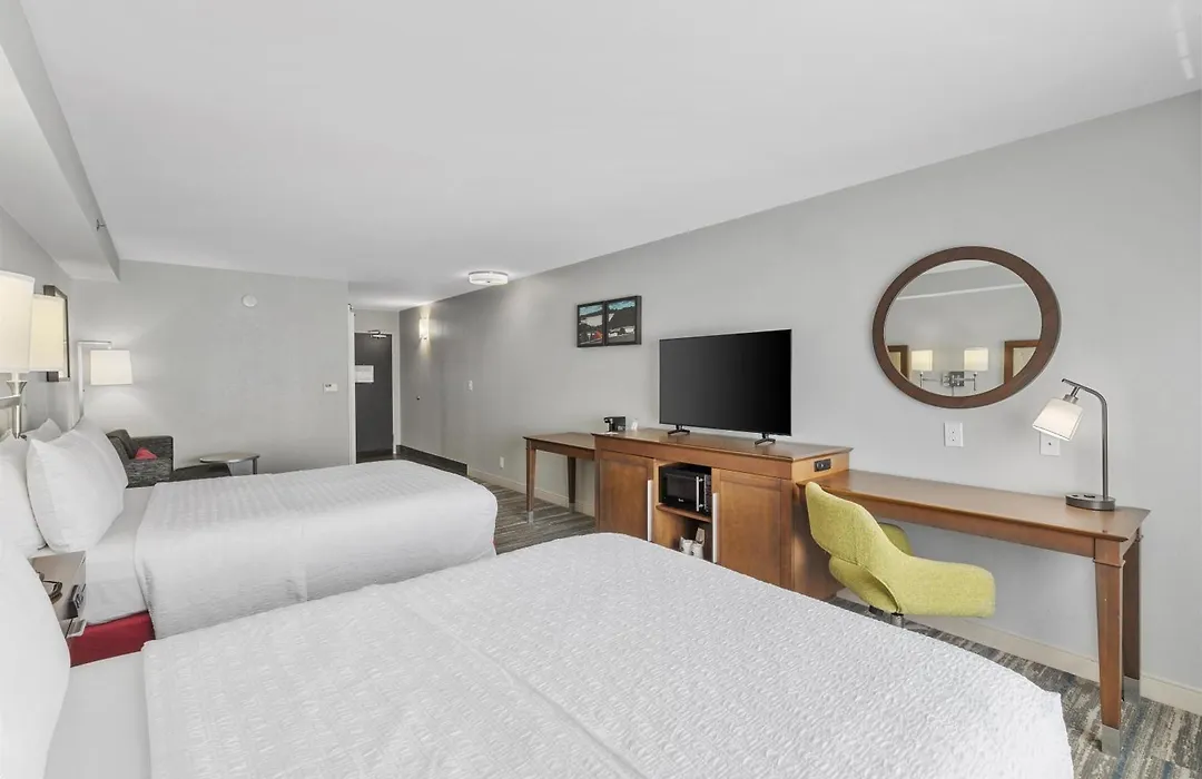 Hampton Inn Salem-1
