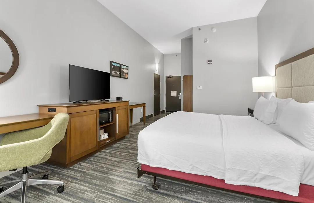 Hampton Inn Salem-1