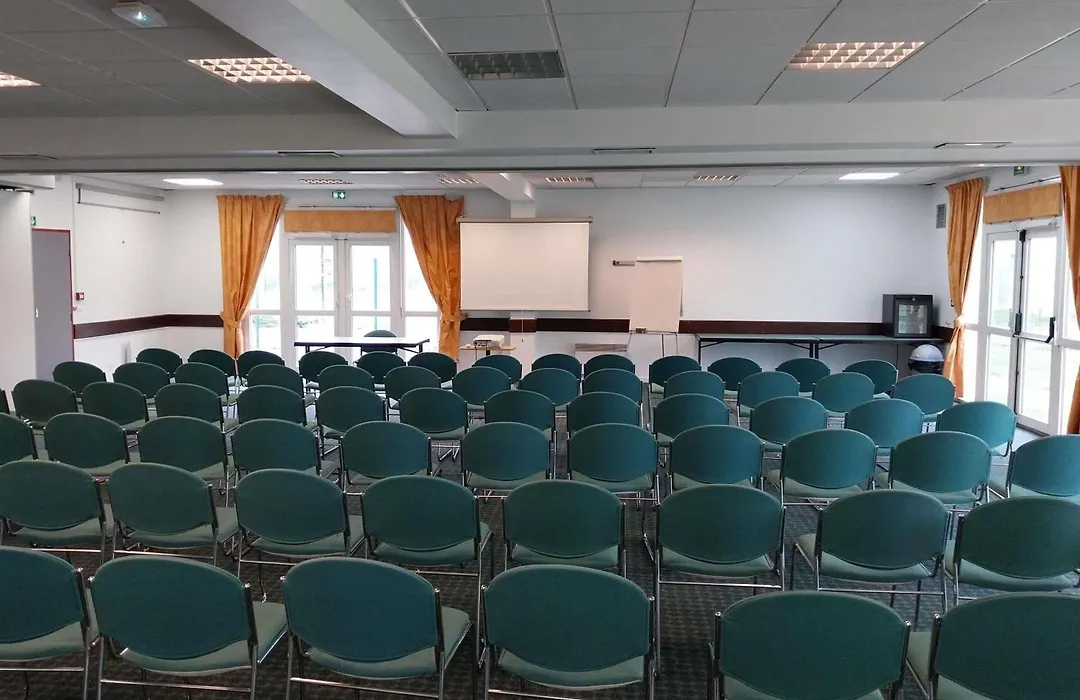 ibis Rambouillet-1