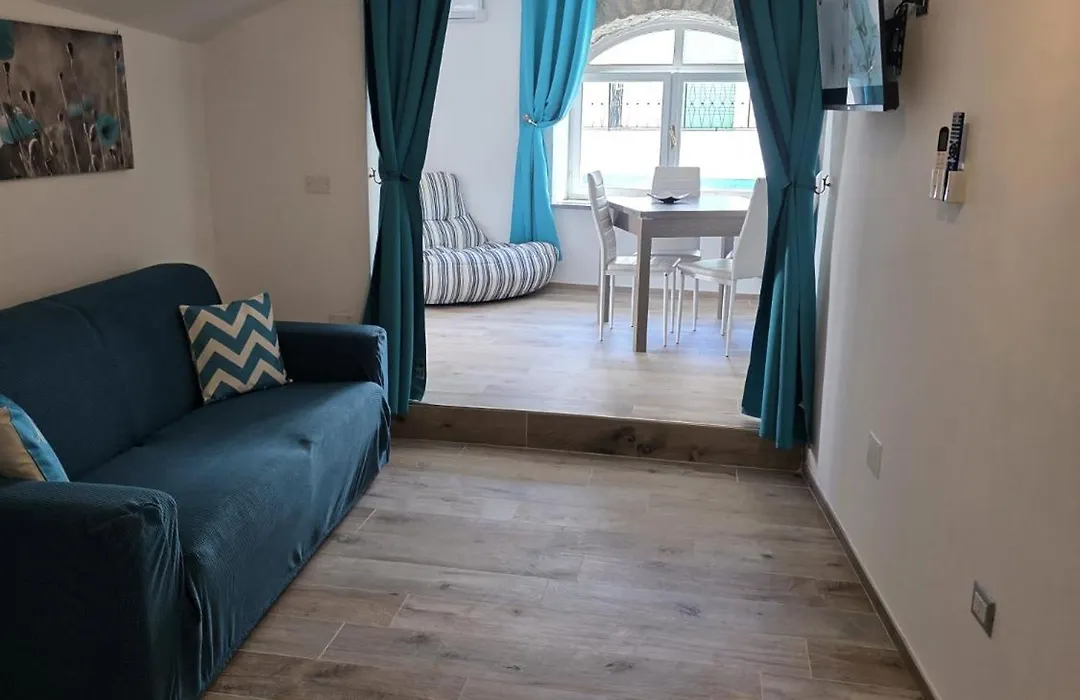 The Stunning B&B-1