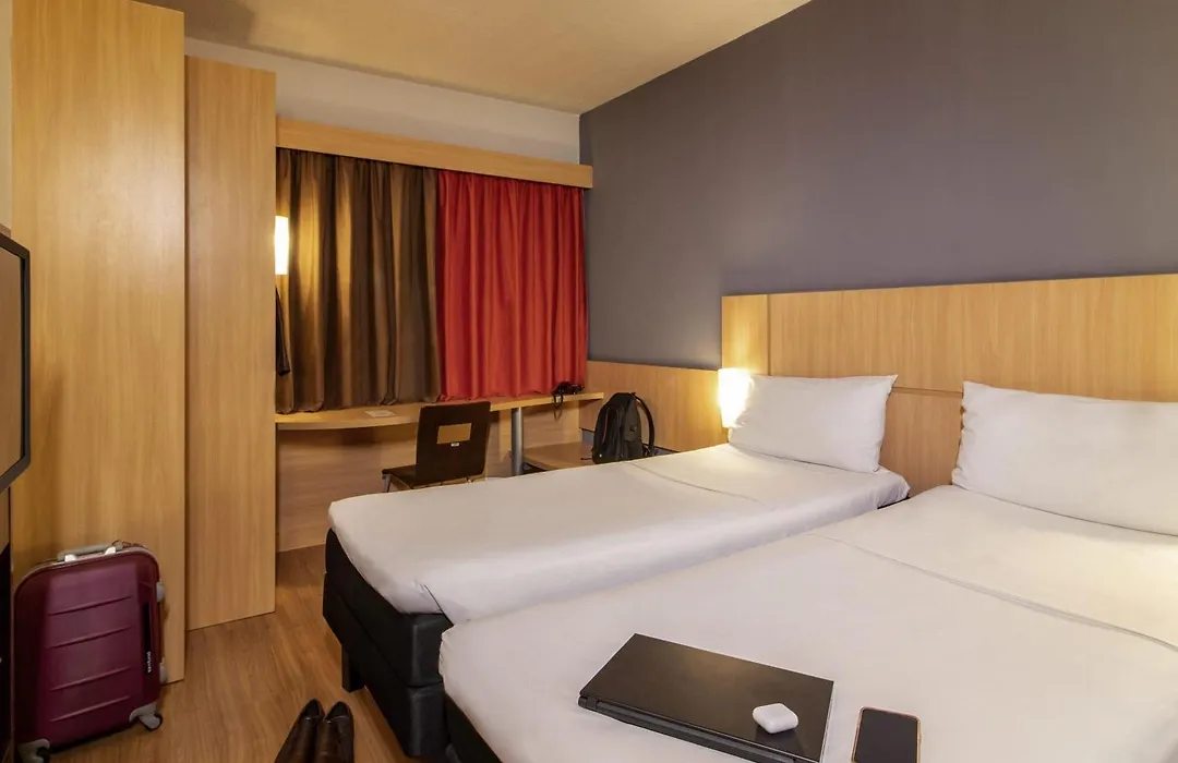 Ibis Petrolina-1