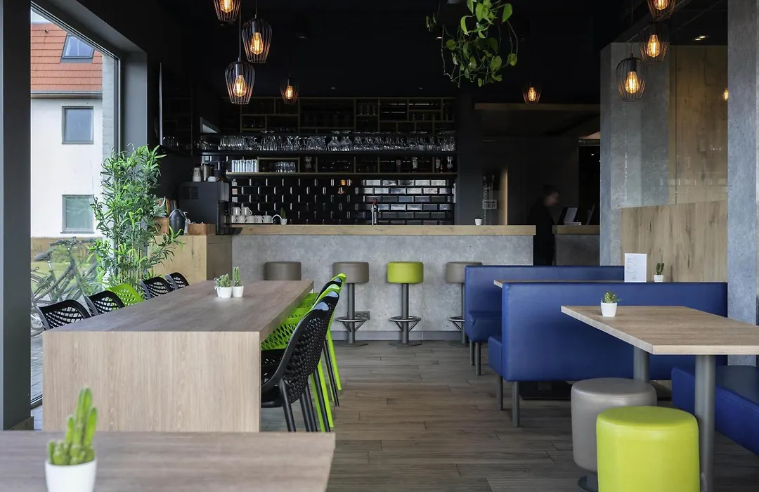 Ibis Budget Oostende Airport-1