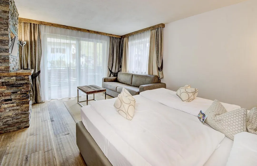 Stroblhof Active Family Spa Resort-1