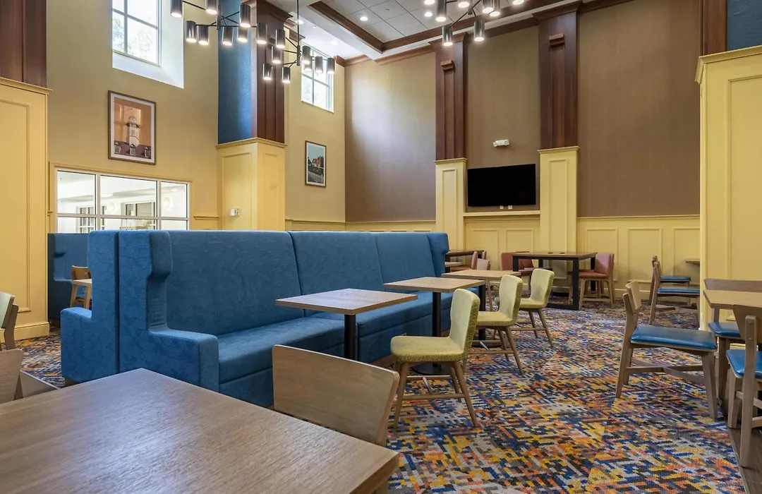 Hampton Inn & Suites Williamsburg Historic District-1