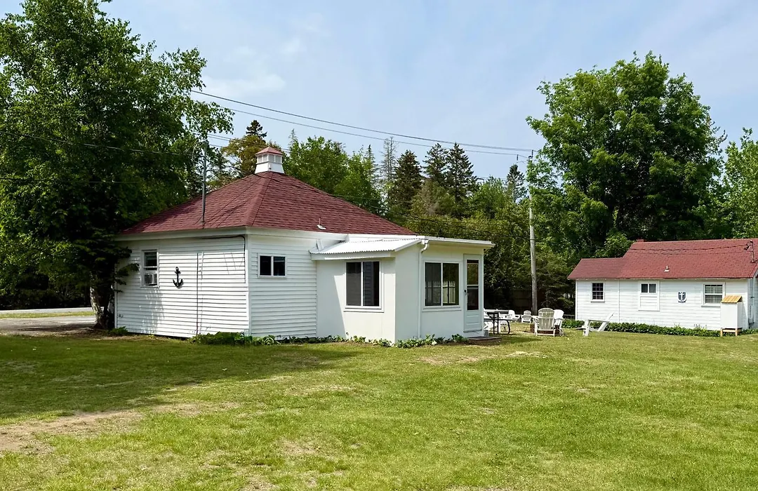 Eden Village Motel And Cottages-1