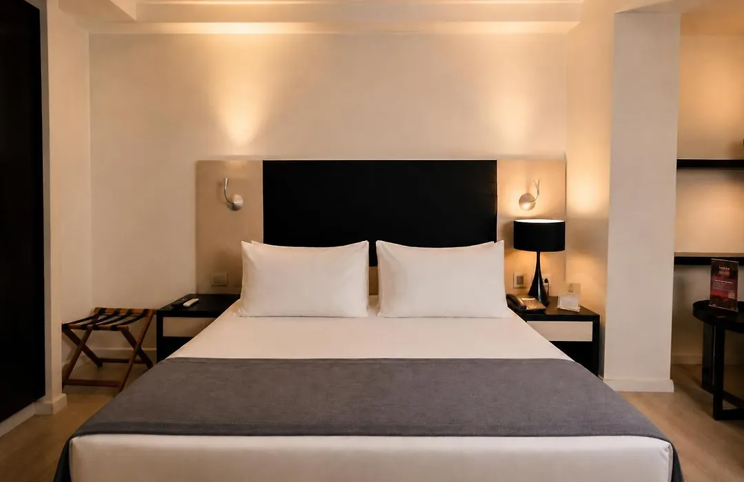 Hotel Sommelier Agustinas-1