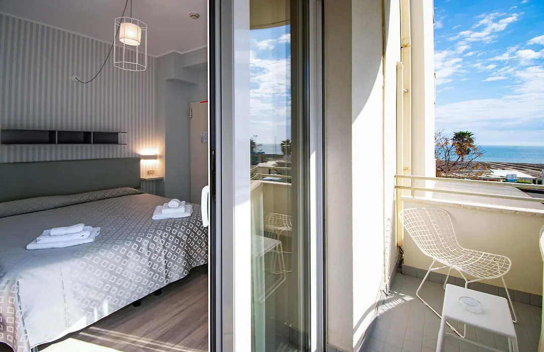 Hotel Brig Fronte Mare Nuova Gestione-1