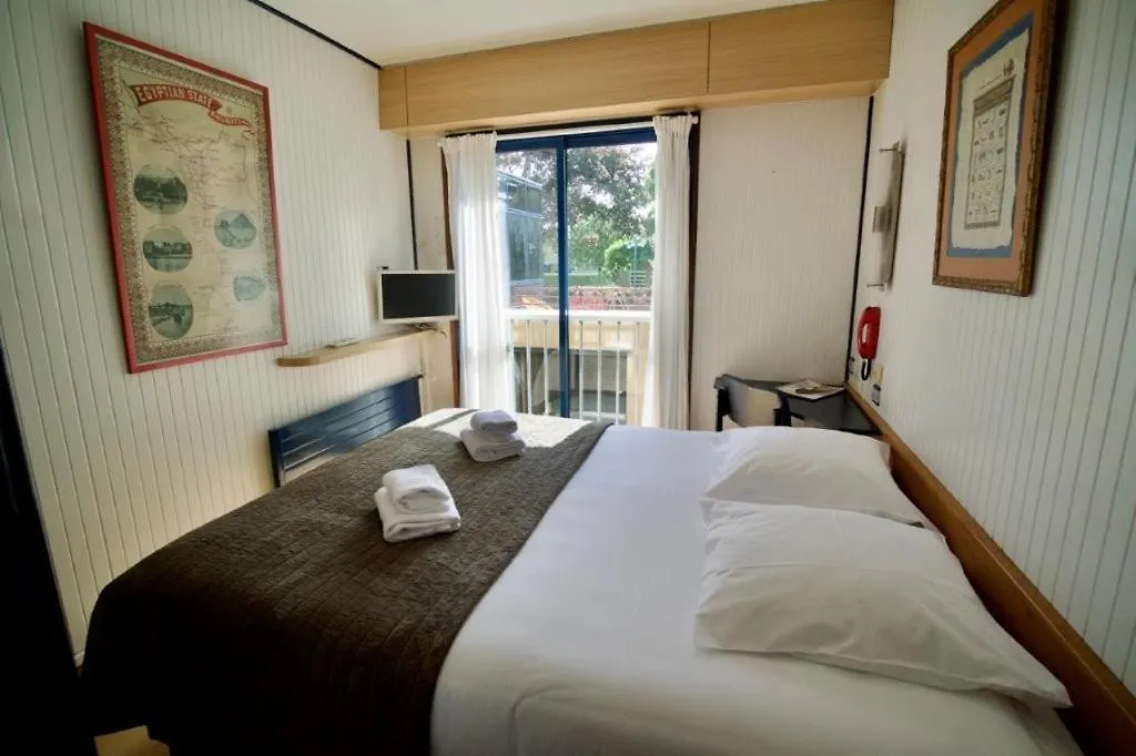 Hotel Arcantis Le Voltaire-1