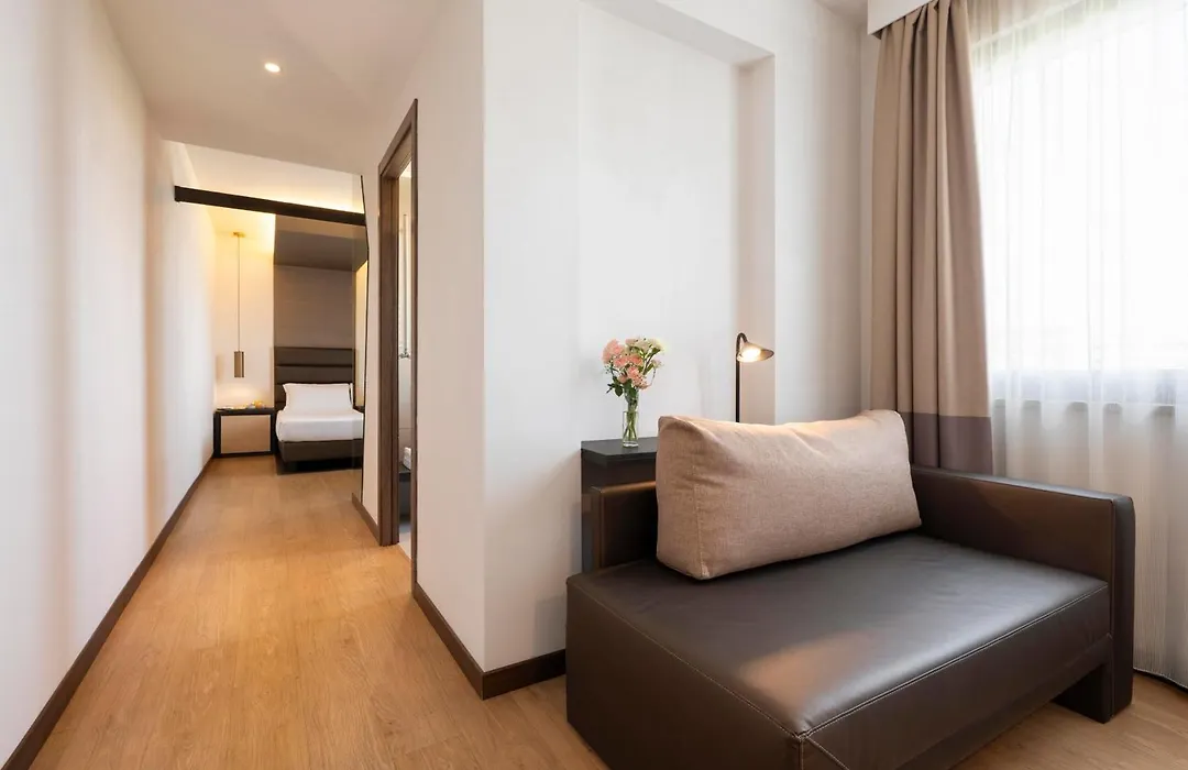 Warmthotel-1