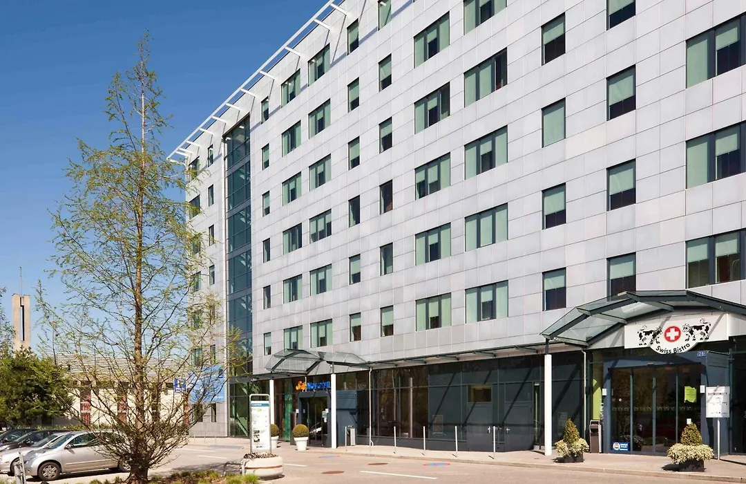 Novotel Suites Genève Aéroport-1