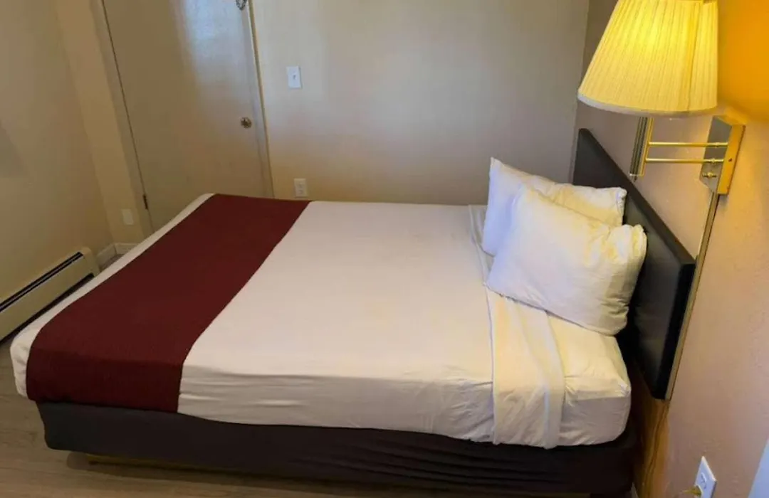 Econo Lodge Inn & Suites Montrose - Black Canyon Area-1