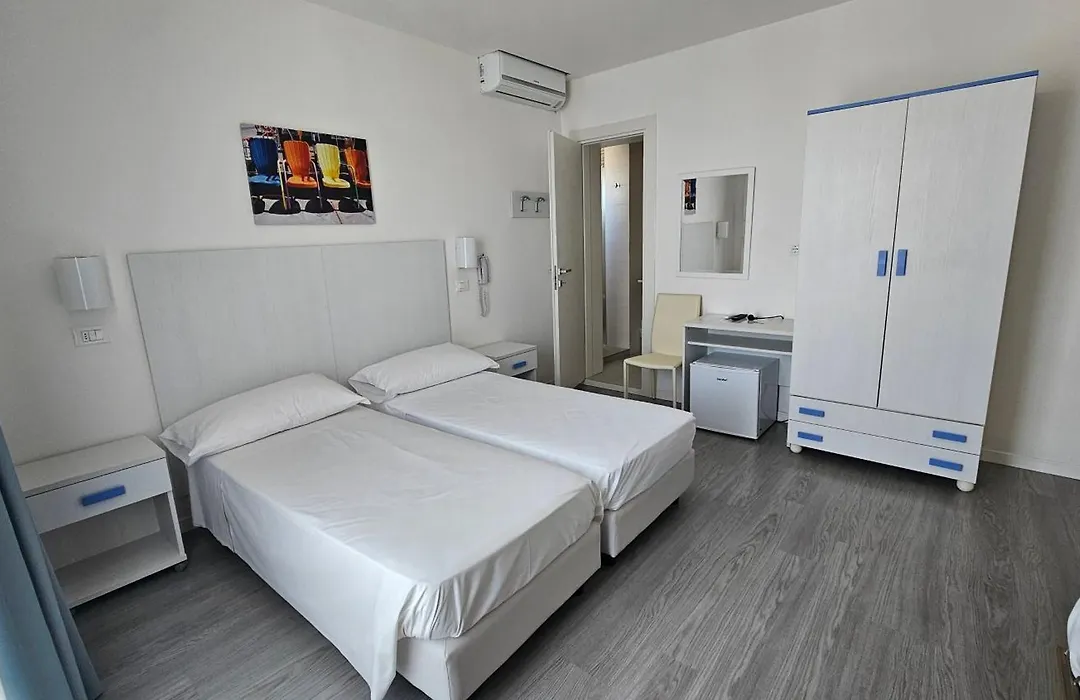 Hotel Linda-1
