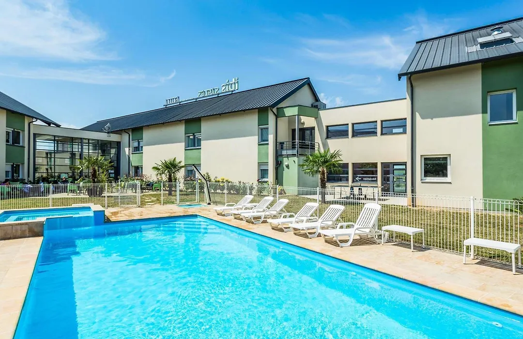 Hôtel Ibis Styles Bourges - Piscine extérieure chauffée - Restaurants à proximité-1