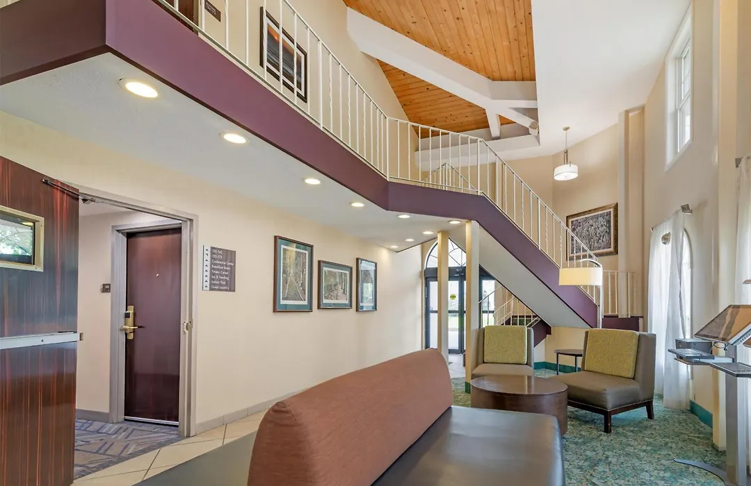 Best Western Plus, The Inn At Hampton-1