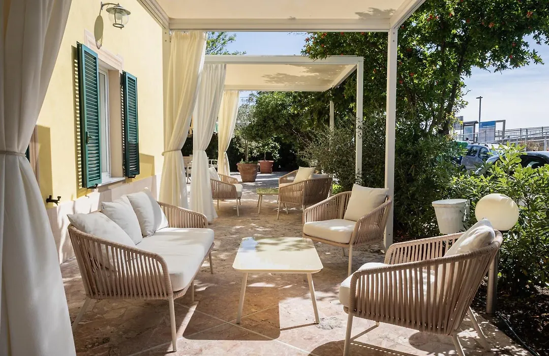 Hotel Riviera-1