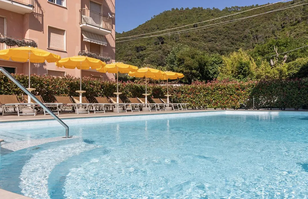 Hotel Riviera-1